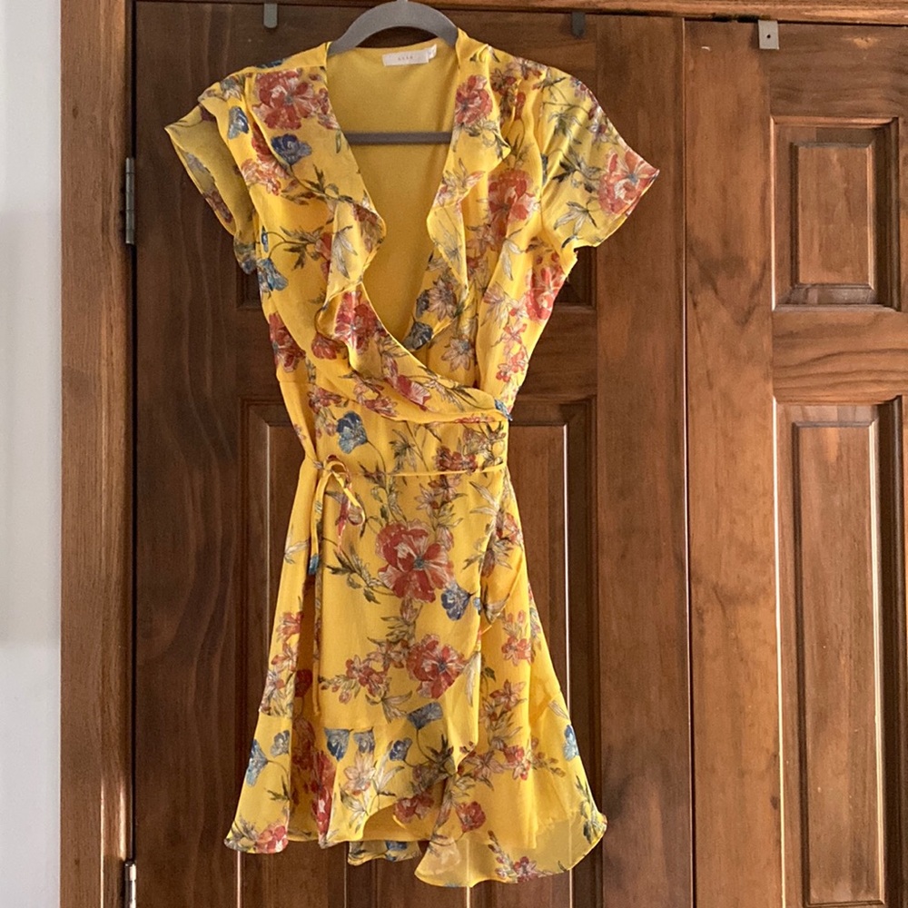 Lush Mini Wrap Yellow Floral Short Sleeve Dress Flouncy Hem M